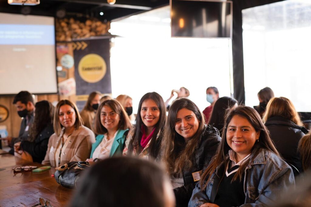 Encuentro de Emprendedores Chicureo Comercial Seminario de negocios Charla Networking